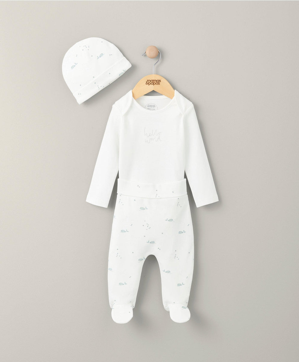 First Outfit Home: What Should Baby Wear? – Mamas & Papas UK