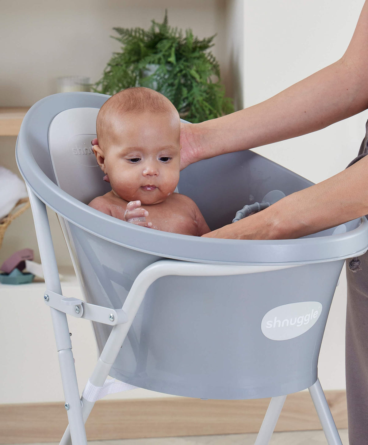 Shnuggle Baby Bath with Plug - Pebble Grey – Mamas & Papas UK