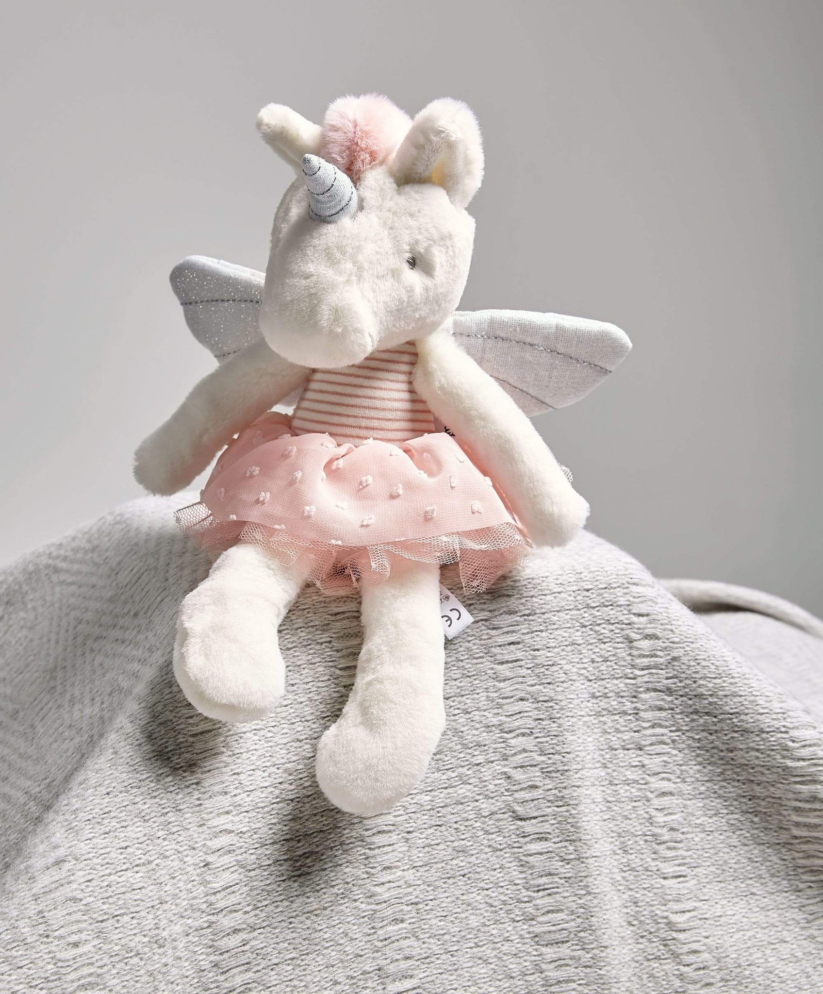 stuffed animals that turn into blankets